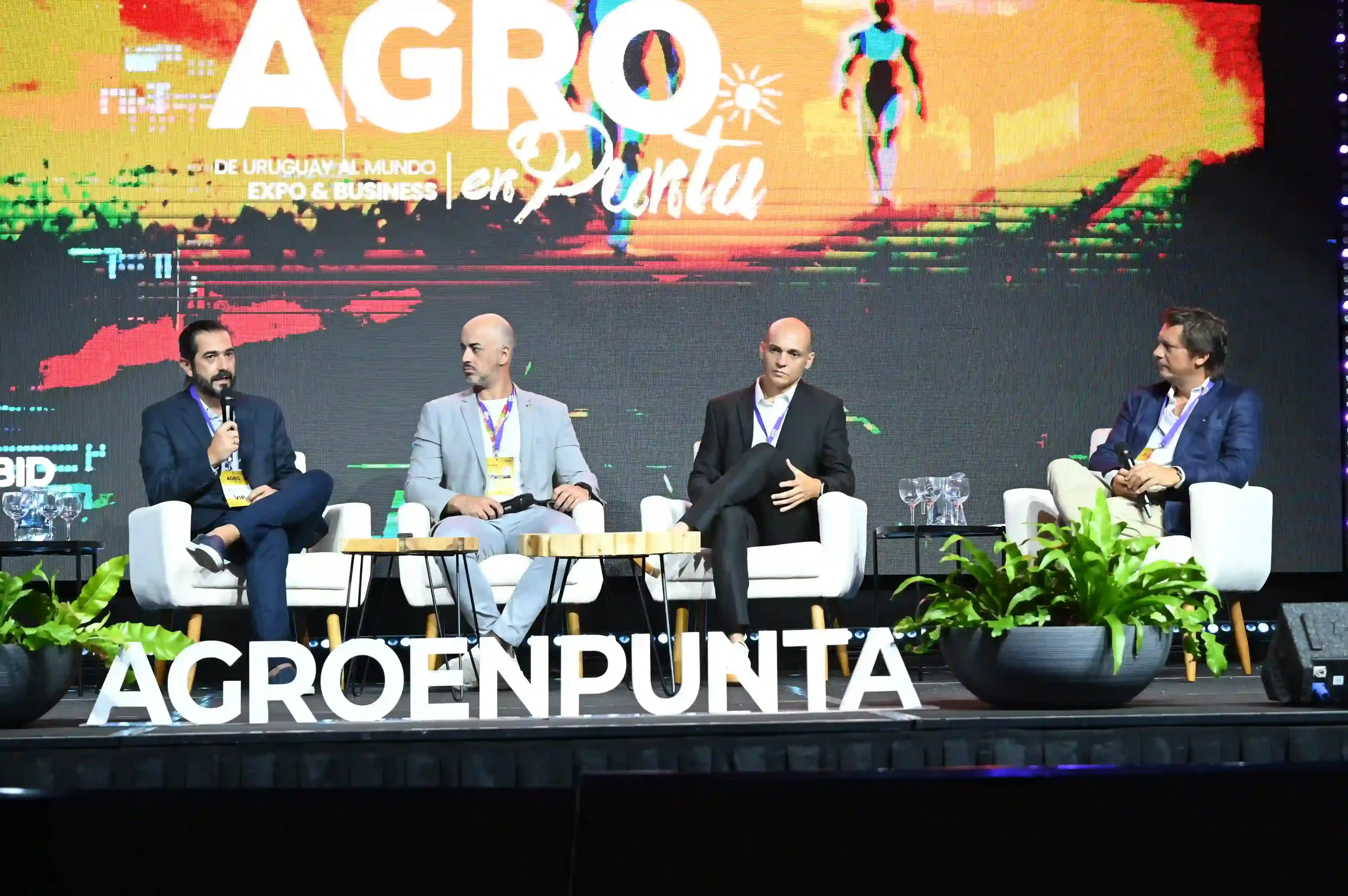 Panel Foros Internacionales
